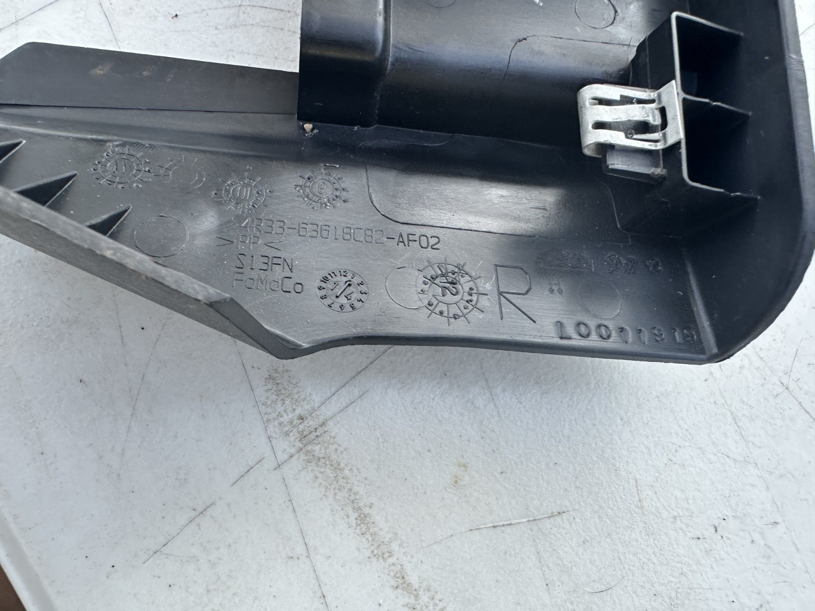 05-09 Ford Mustang Cover Trim Panels Rear Seat Rail Cover Pair OEM 4R33-63618C82