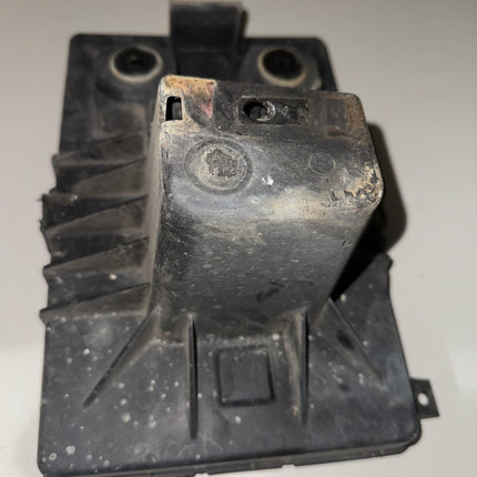 05-09 Ford Mustang Battery Tray OEM 6R33-10723-AA